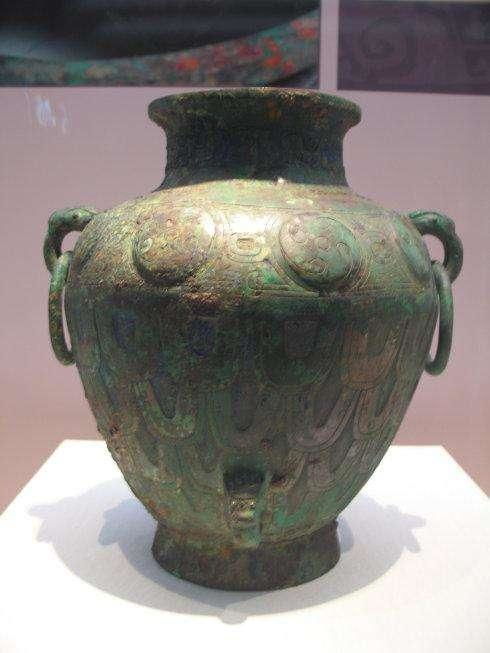 成灌鐵路修建工地出土陶缸,看到里面的東西,專家說 寶貝啊